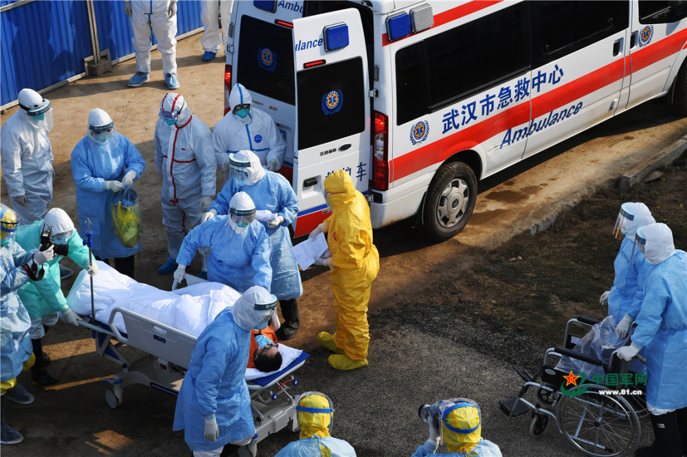 武汉火神山医院开始收治新型冠状病毒感染的肺炎确诊患者