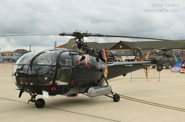 法国"云雀"iii直升机.