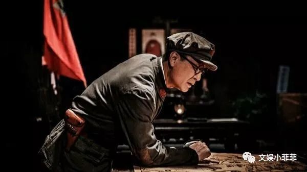 此后,刘之冰又先后在革命题材的影片《红岩》中扮演家喻户晓的成岗