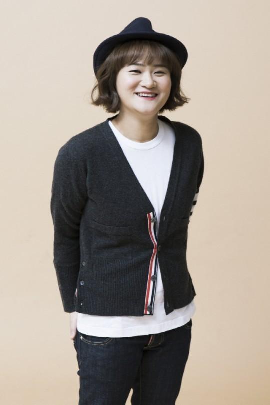 金信英"另类"简历照引热议,艺人与网友反应却截然相反?