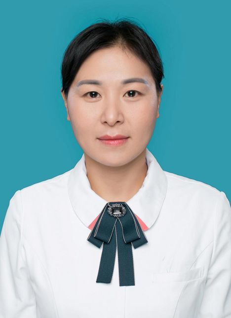 胡云娟,女,主管护师,中共党员.