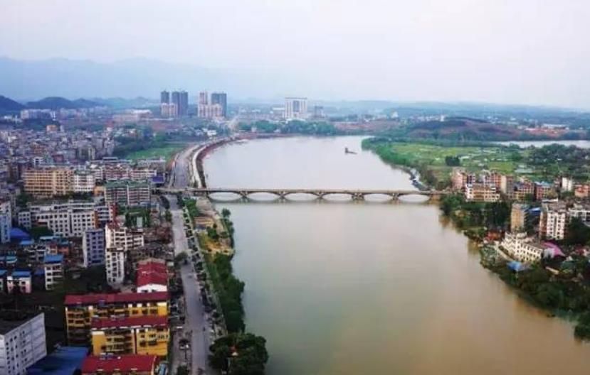 桂林市人口_桂林面积最大人口最多的县,与湖南永州接壤,有广西北大门之称
