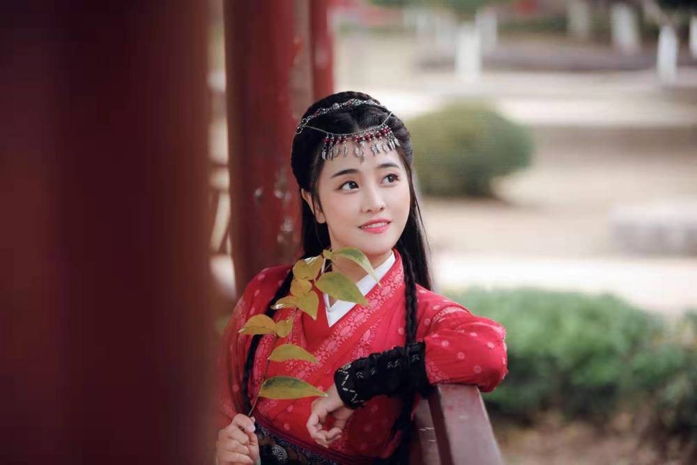 女演员武霞现身横店,或将参演电影《新梁祝》系列电影