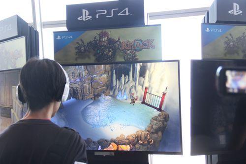 宅男典範！美超狂男「跑步機改造成PS4控製器」逼自己運動 網跪拜：也給我來一台