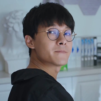 怪不得看贺灿阳眼熟,原来4年前他就跟宋茜合作过,怪我眼拙