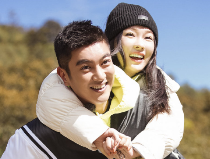 杜江首次岳父系着浴巾赤诚相见握手撞桌子过于紧张