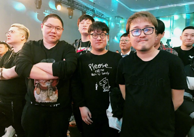 lol德云色谈7年前16岁在家年入20万职业选手月薪才三千