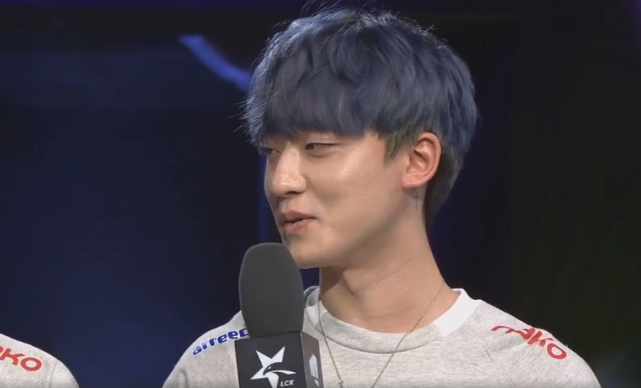 大舅子对新发色作出回应:老婆让染这颜色|mystic|af战队|lpl|英雄联盟