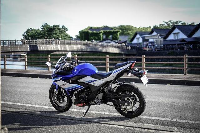 铃木仿赛"颜值担当",前后碟刹配abs,18.4kw双缸水冷2.85万