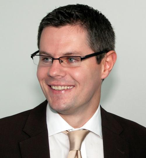 苏格兰总理斯特金(sturgeon)在一份紧急声明中,告诉苏格兰议会,虽然麦