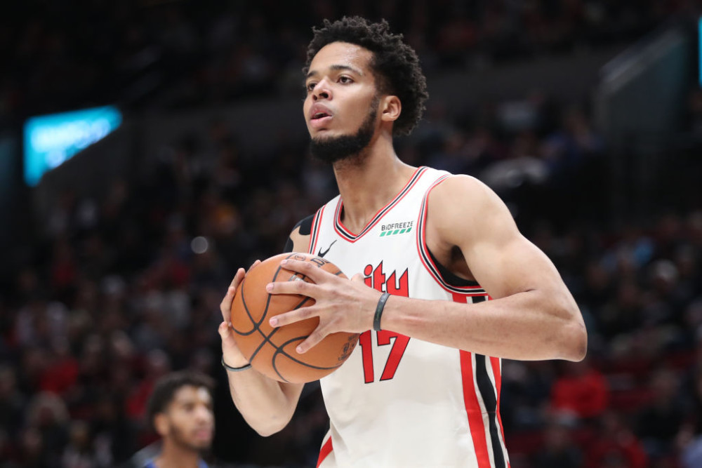 开拓者送走拉比西埃