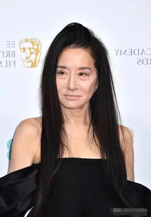 婚纱模特_Berta高定婚纱大片儿,威尼斯拍摄实在太美了