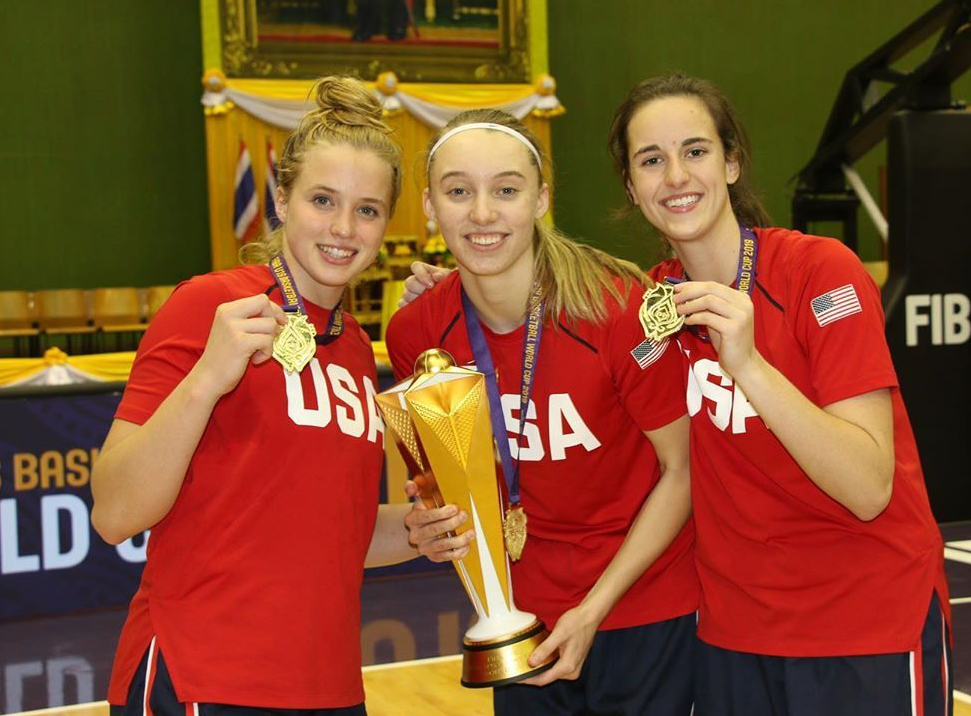 值得一提的是,美国女篮和wnba从不缺少又美又能打的"小姐姐",在哈蒙和