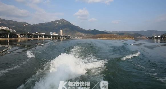 家里憋久了说太无聊温州有人划轮胎渡江想到隔壁丽水走亲戚