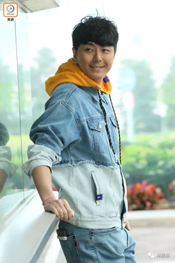 黄翠如亲制"另类"浪漫 萧正楠穿窿照收