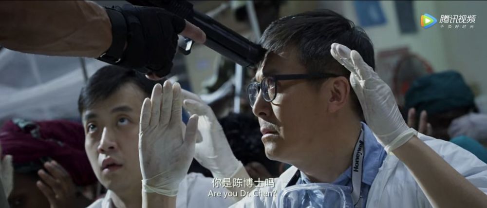 但看过《战狼2》的网友,应该记得电影中的关键人物doctor chen(陈博士