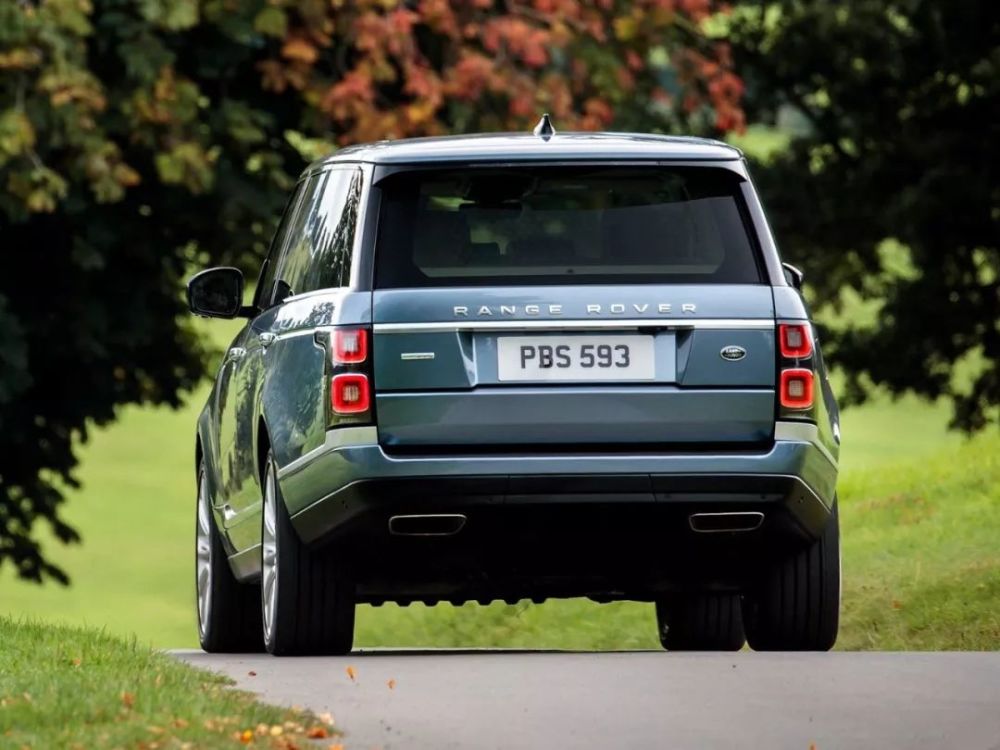 路虎发布首款三厢版轿车,网友:如果路虎轿车长这样我宁愿不买!