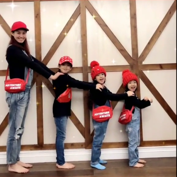 刘畊宏老婆晒全家福小泡芙三兄妹像复制粘贴刘畊宏没有老婆高