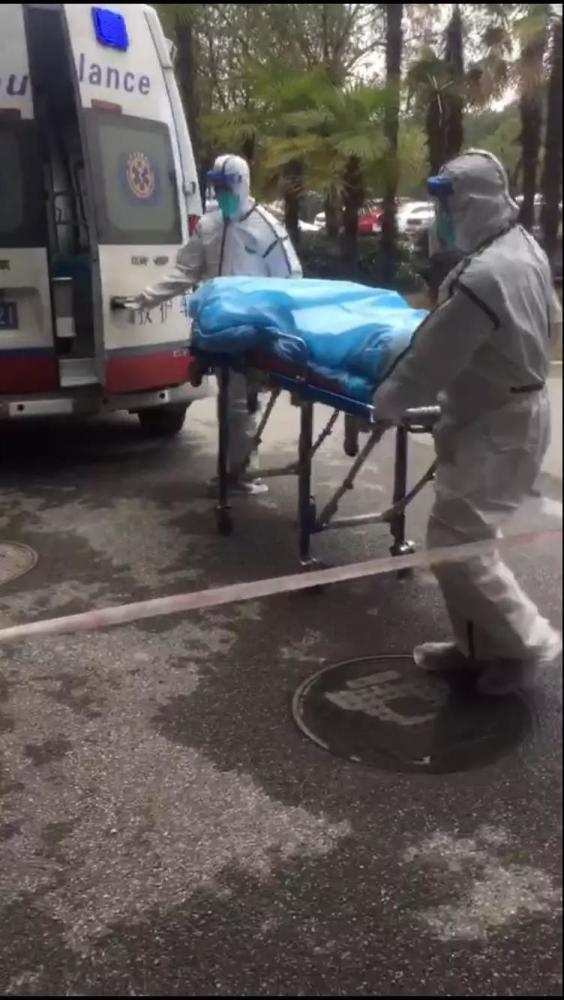 首个死亡病例家属口述：一周肺部全白 医生以为是艾滋(图)