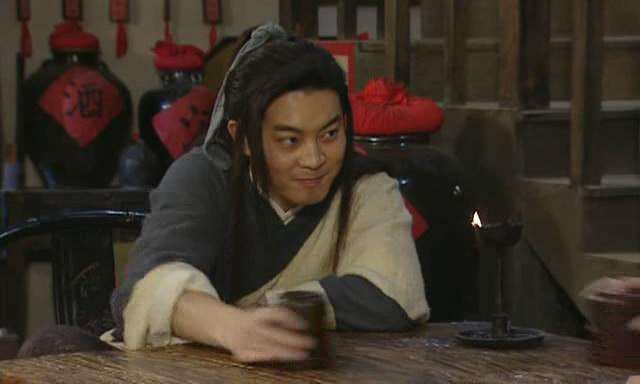 武林外传中,白展堂空有一身武艺,为何选择退隐同福客栈?