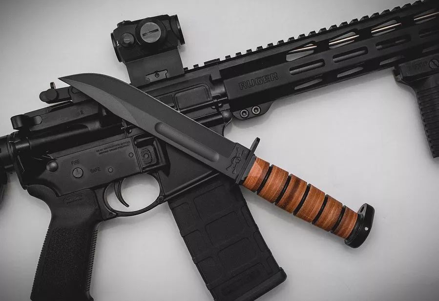 每日带什么出门edc刀枪表缺一不可