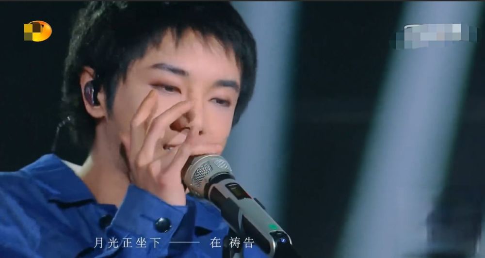 华晨宇在歌手所排名_华晨宇在争议中拿下《歌手》冠军,被吐槽