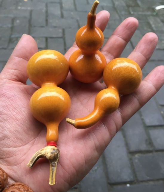 我们日常把玩的小葫芦,在道教里,有招财,驱邪,收妖,镇宅的效果,还可以