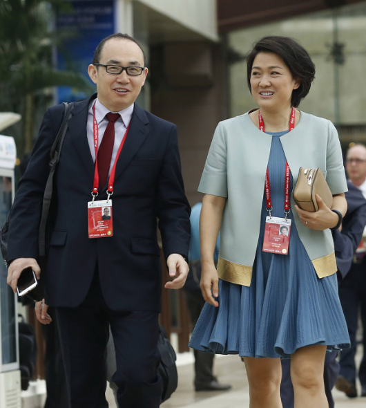 潘石屹夫妇再次被骂,曾给外国教育捐款国难当头却未出手,网友:白眼狼