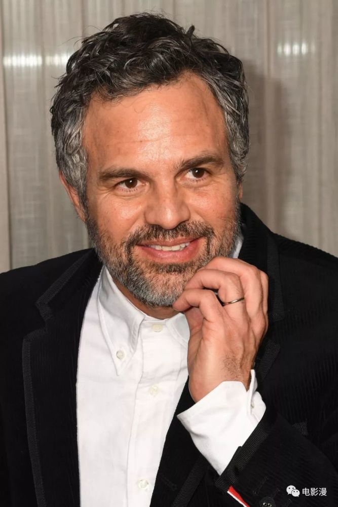 活动丨马克·鲁法洛出席新作《黑水》伦敦记者拍照会_腾讯新闻