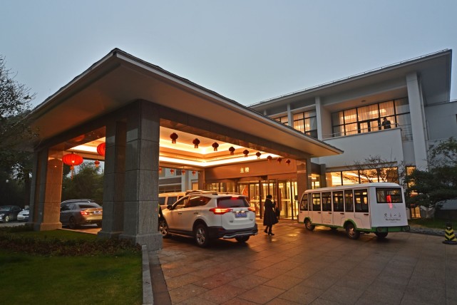 坐拥紫金山千亩湖光山色,南京紫金山庄,美食美景尽享