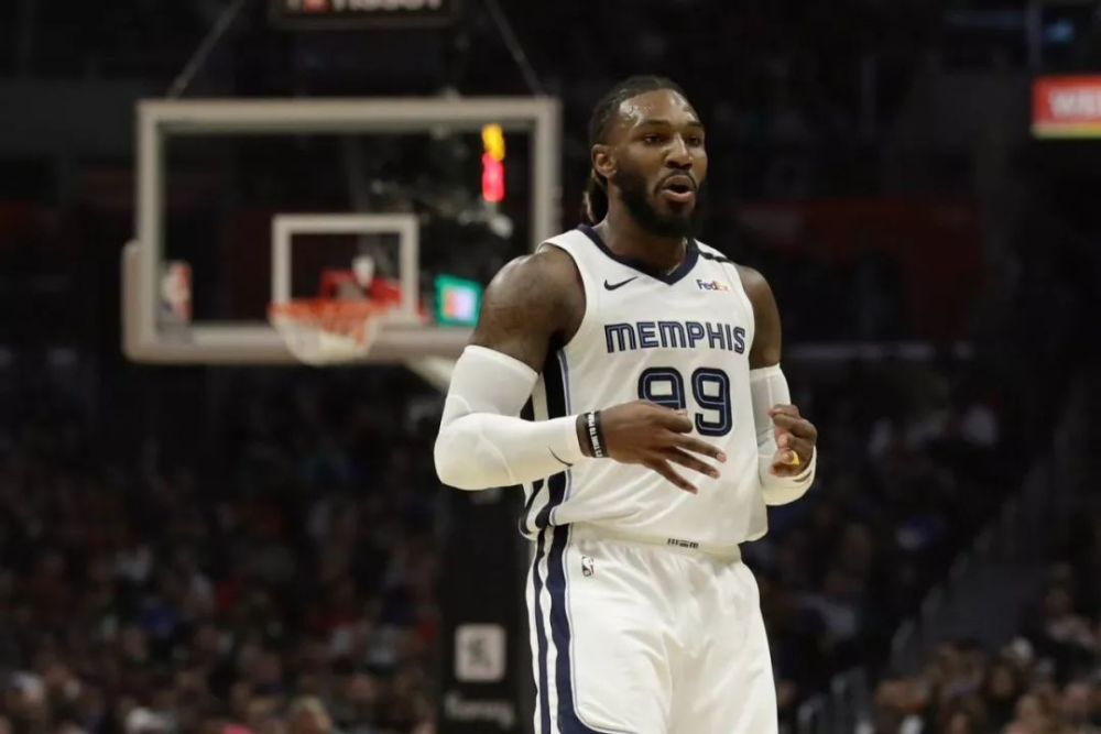 这笔交易让灰熊得到了韦特斯,詹姆斯约翰逊和温斯洛,却也送出了克劳德