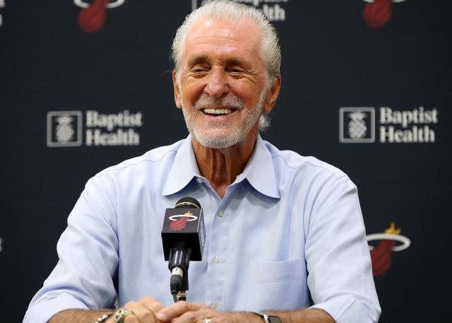 据《迈阿密先驱报》记者巴里-杰克逊报道,热火总裁帕特-莱利今日在