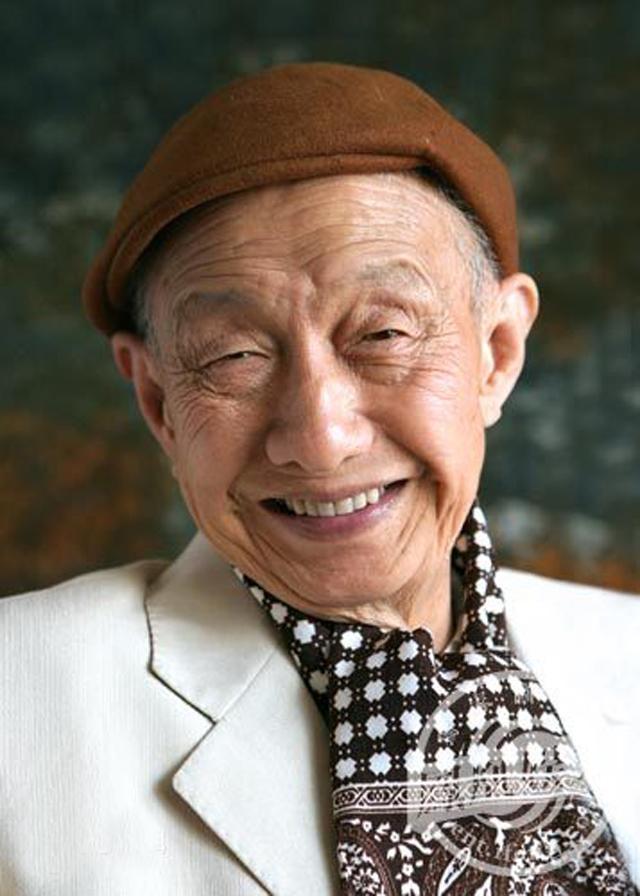 长相磕碜还口吃,不是演戏的料却成表演大师,跑龙套的黄宗洛为何令人