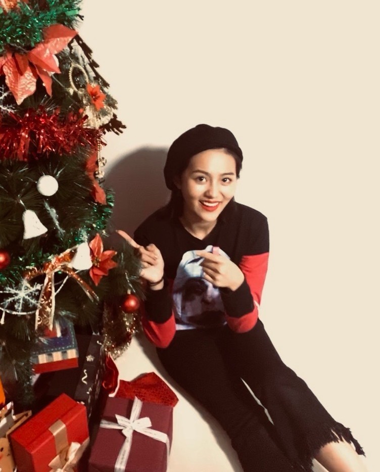 咖喱酱上学时身材很好以为是吹牛看清她穿学生裤时被打脸了