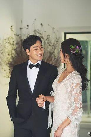 李必模&徐秀妍作为大喜事,很多韩国艺人喜欢选择在一年开始宣布好消息