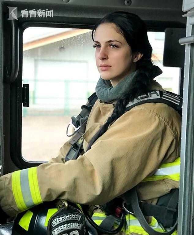 塔科马消防队女消防员图片