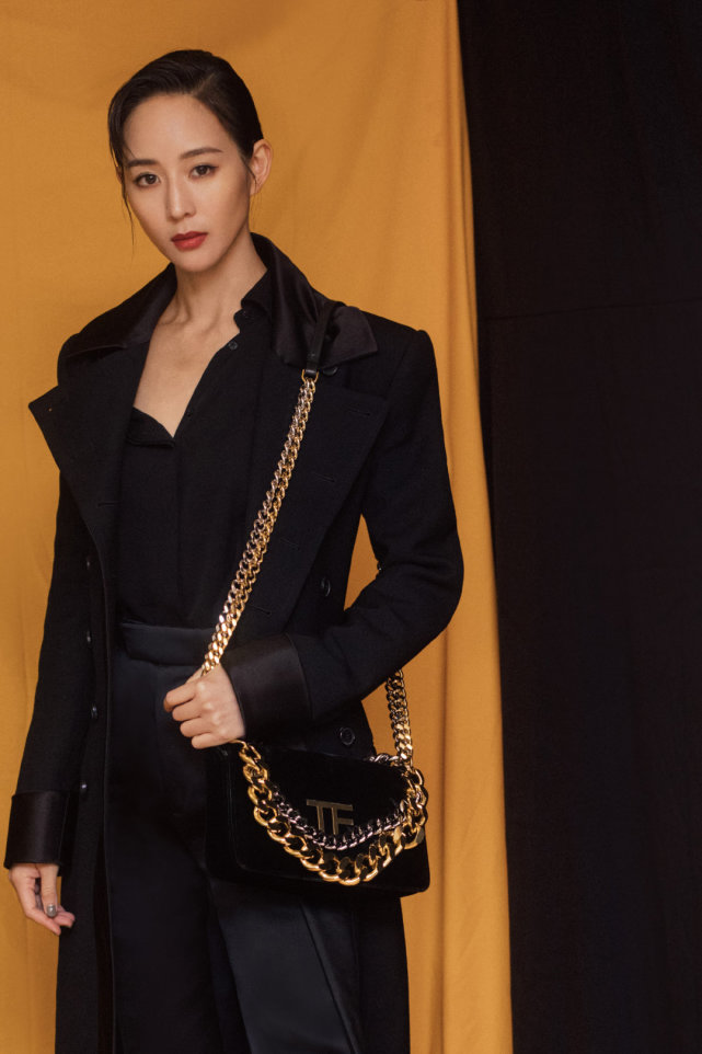 张钧甯齐肩短发荣登milk封面造型十分前卫尽显古灵精怪