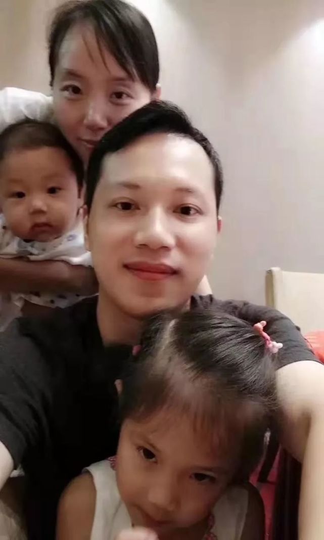 05武警湖北总队执勤支队干事陈磊春节担负战备值班陈磊的妻子吴岳是