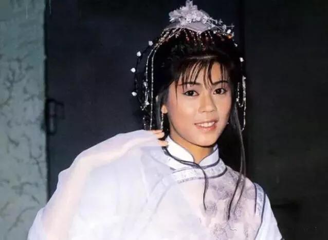 1994年内地版《新书剑恩仇录》中,香香公主由杨雅娜饰演,是不是看她很