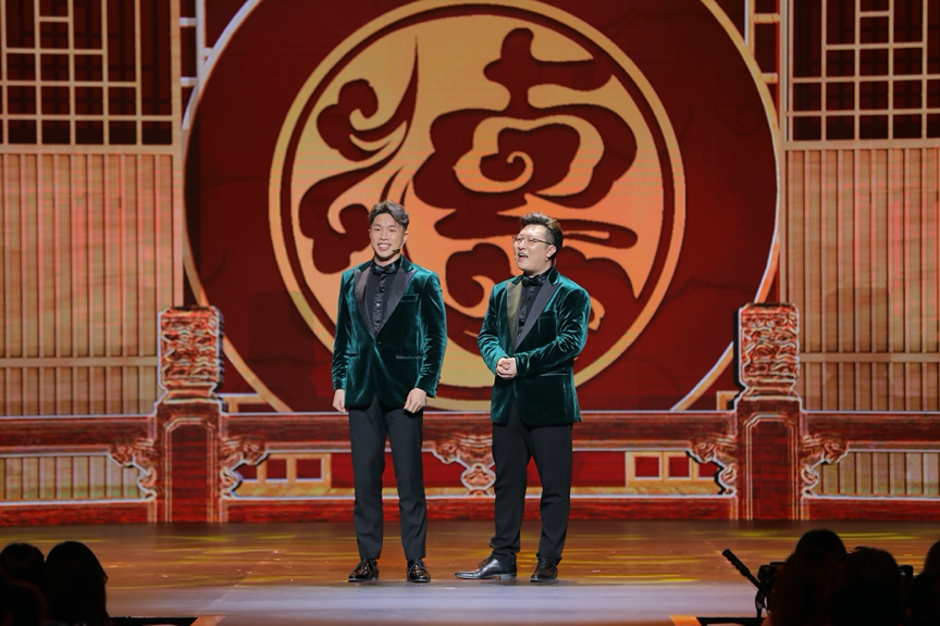 《欢乐喜剧人6》烧饼曹鹤阳正义爆棚 波兰组合上演中外默剧交流