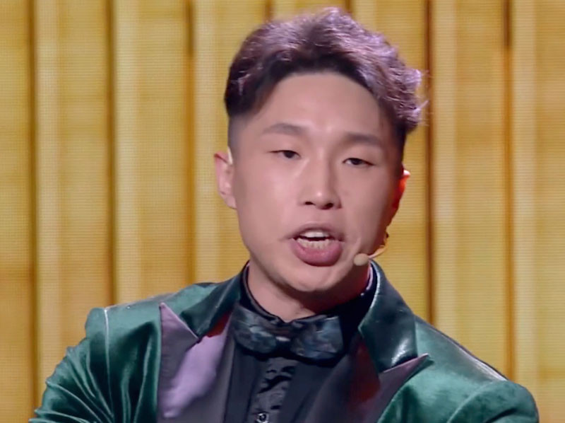 再看看小品方面,郭阳郭亮曾经是专业的相声演员,白凯南拜师冯巩,携手