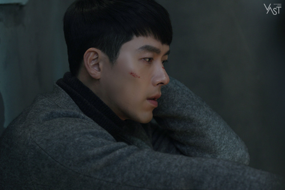 爱的迫降玄彬高清剧照大曝光颜值天才跨越边界线与心上人重逢组图