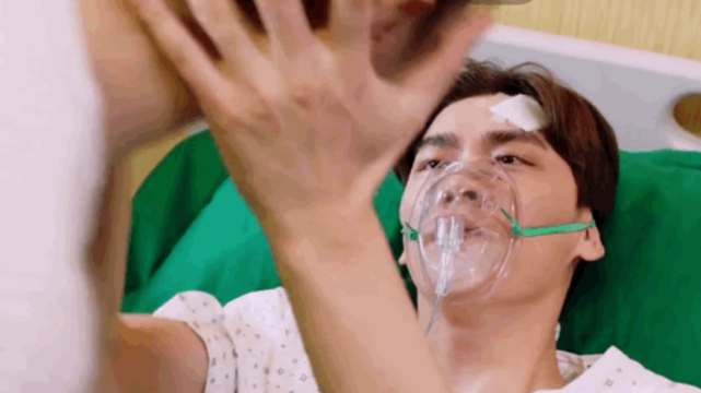 李易峰的 氧气罩 吻火了 江疏影低头的时候 公然借位太厉害