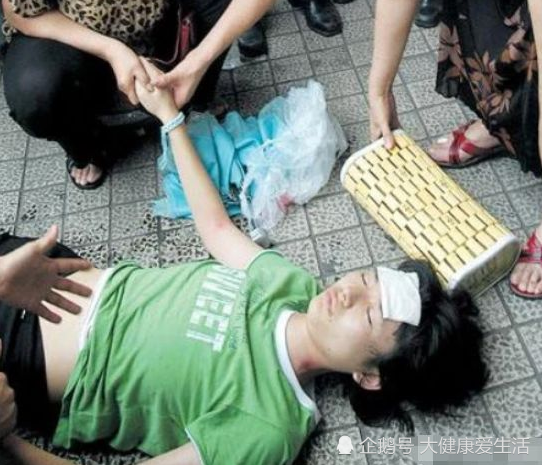 "慢性自杀"排行榜,熬夜算个屁,第1名89%女孩子"忍不住"