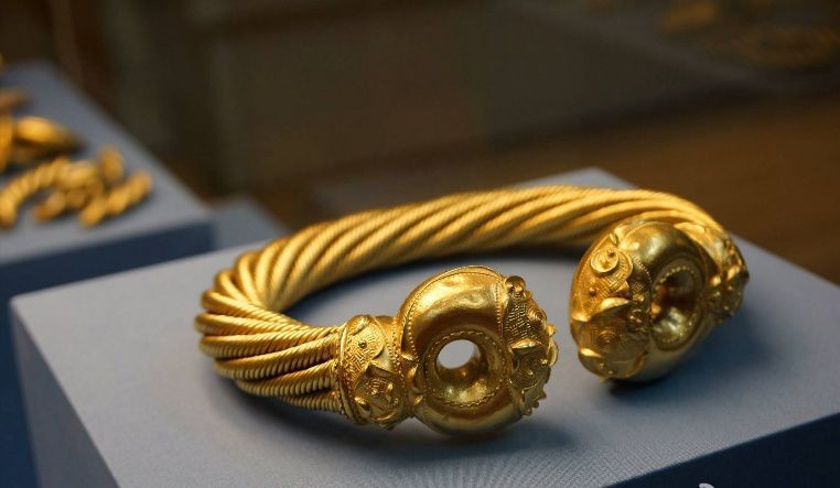 国外的古金器和我们的古金器大不同,谁更美
