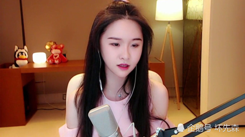 "最惨神豪"诞生,为阿冷刷1700万礼物,她的反应令人心寒