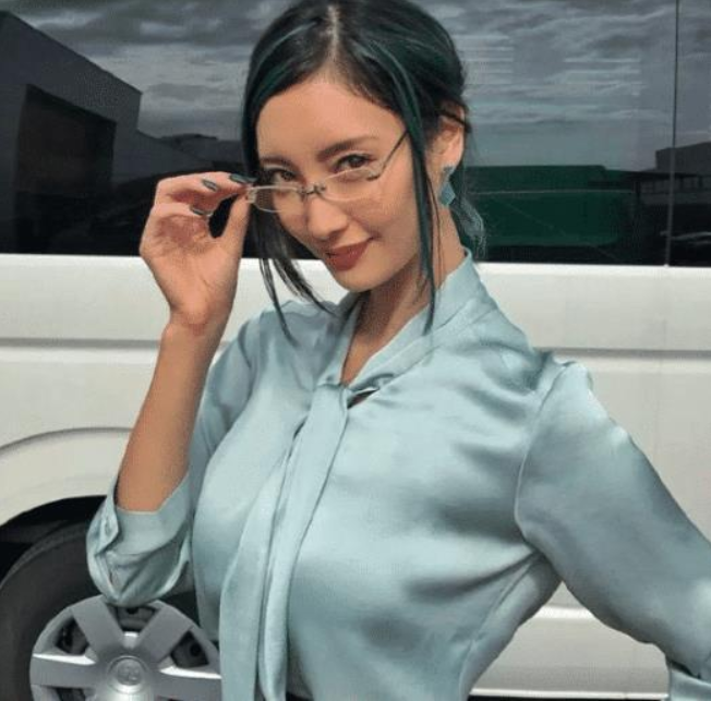 日本高配版江疏影,曾获10头身称号,堪称男