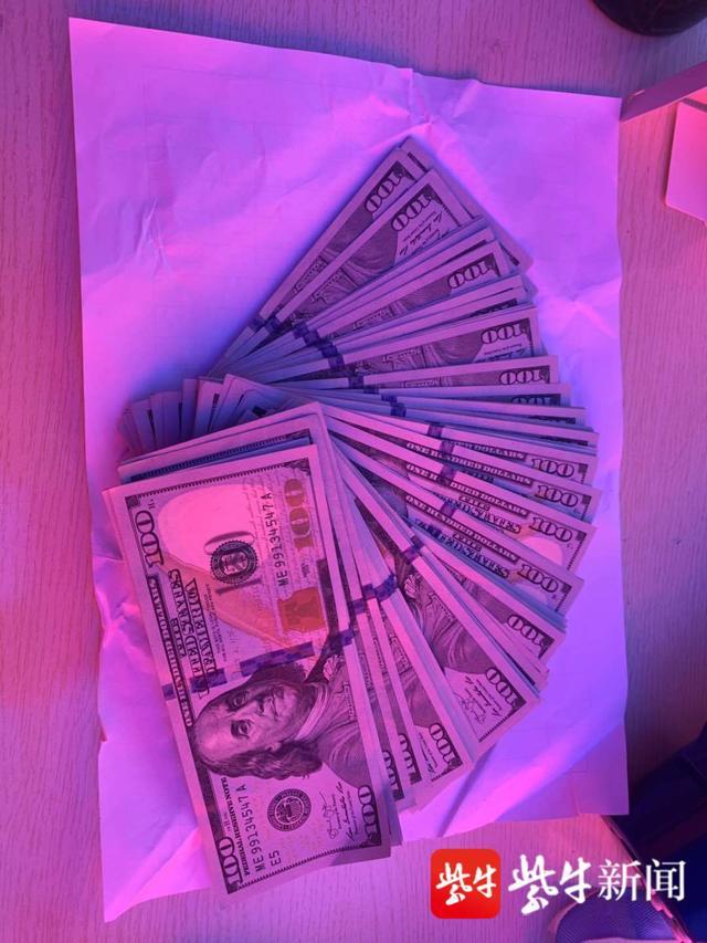 你是警察我信任你老人拉住抗疫民警捐出一万美元