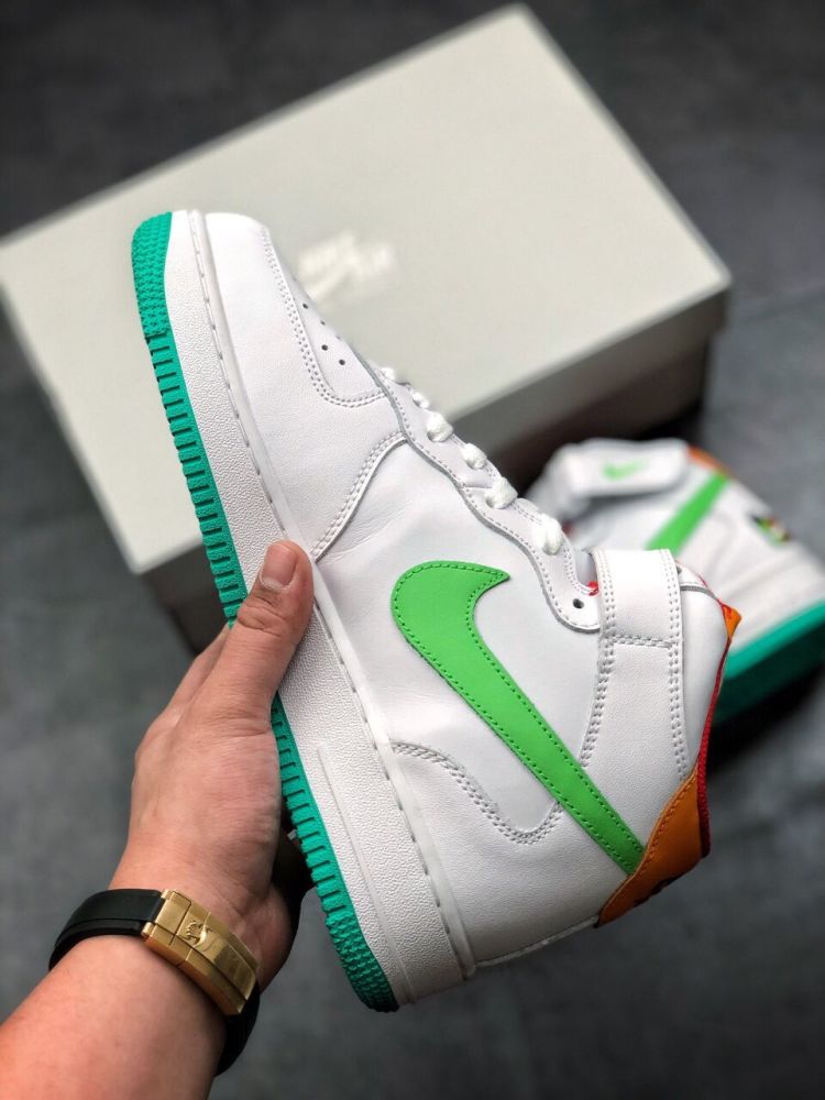 实在太帅了,颜值完胜aj!耐克空军一号af1涩谷限定开箱_腾讯新闻