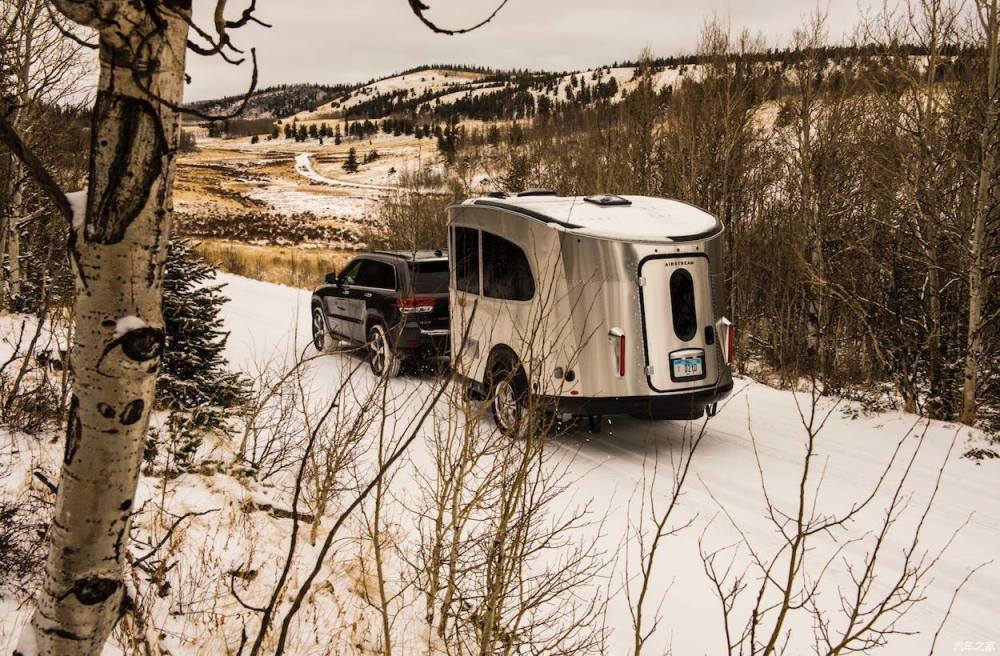 专为探险而设计的小型野营拖挂房车清风房车basecamp特别适合周末探险